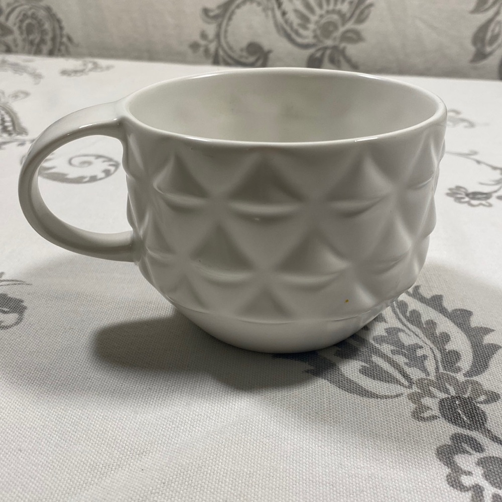 Starbucks Mug 3D White Mermaid Scales /
Diamonds New Bone China 2013